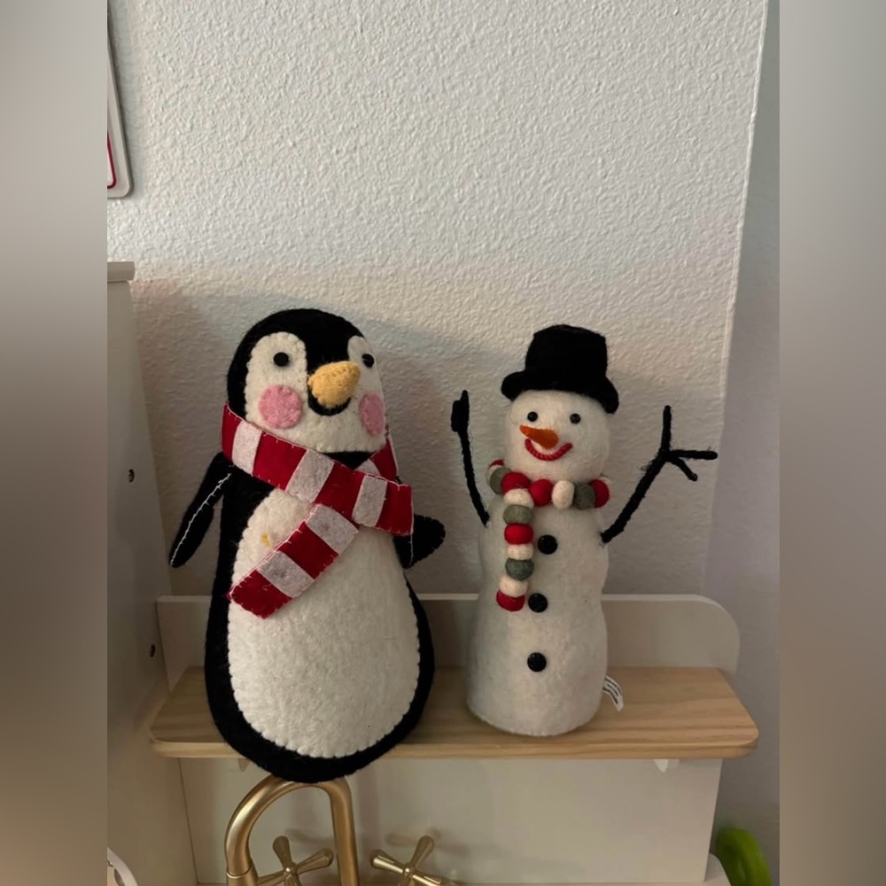 Festive Penguin and Snowman Holiday Decor Set
